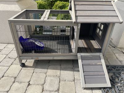 Spacious Wooden Outdoor Rabbit Hutch with Enclosed Run and Weatherproof Roof on Wheels