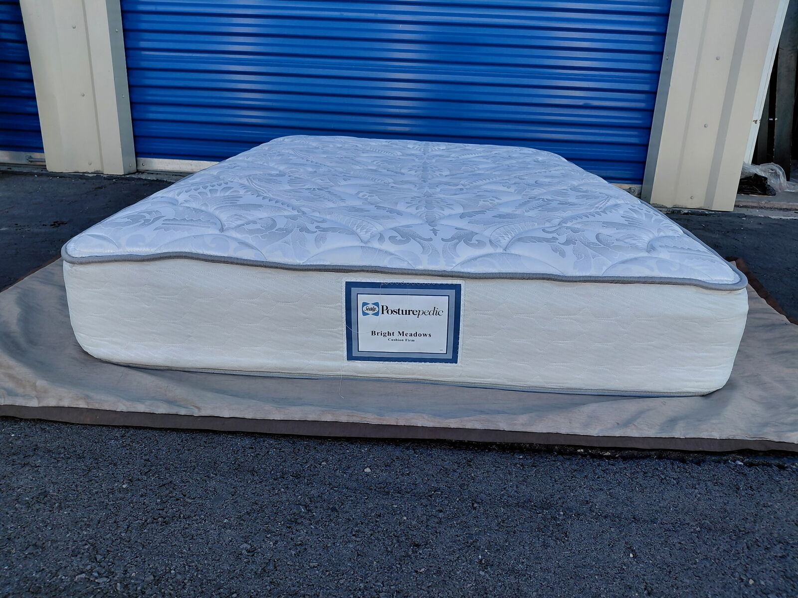 Comfortable 10” Sealy Posturepedic Full Mattress
