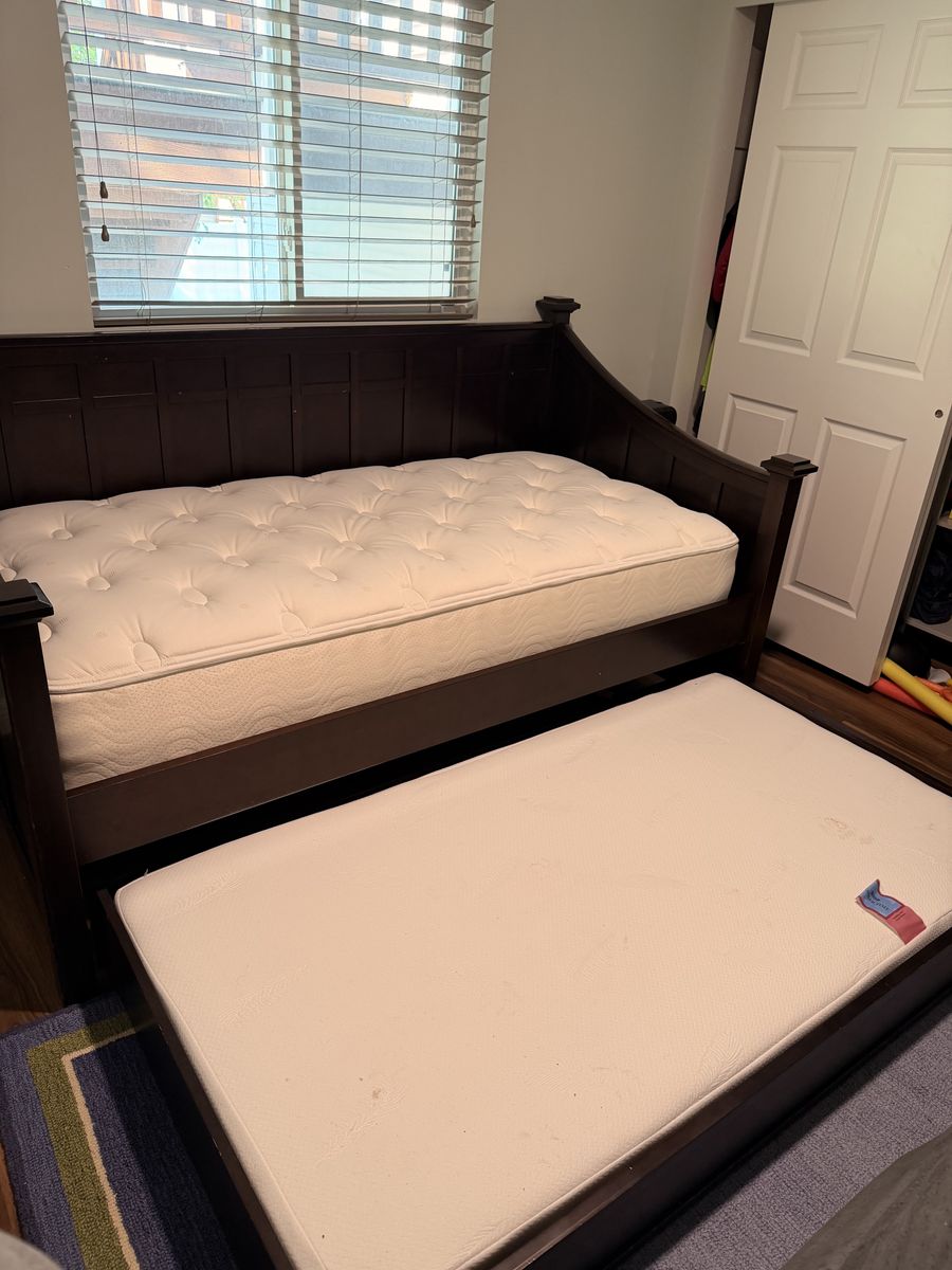 Main image 7