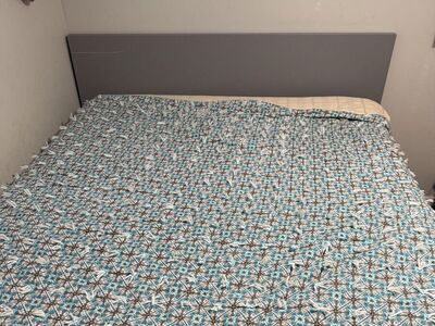 Queen bed frame, head/footboard, box spring, and mattress