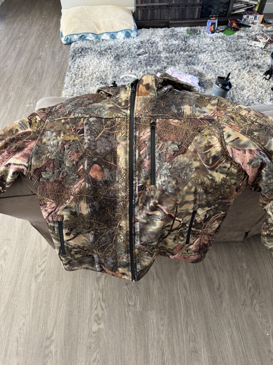 Kings camo size large thick coat