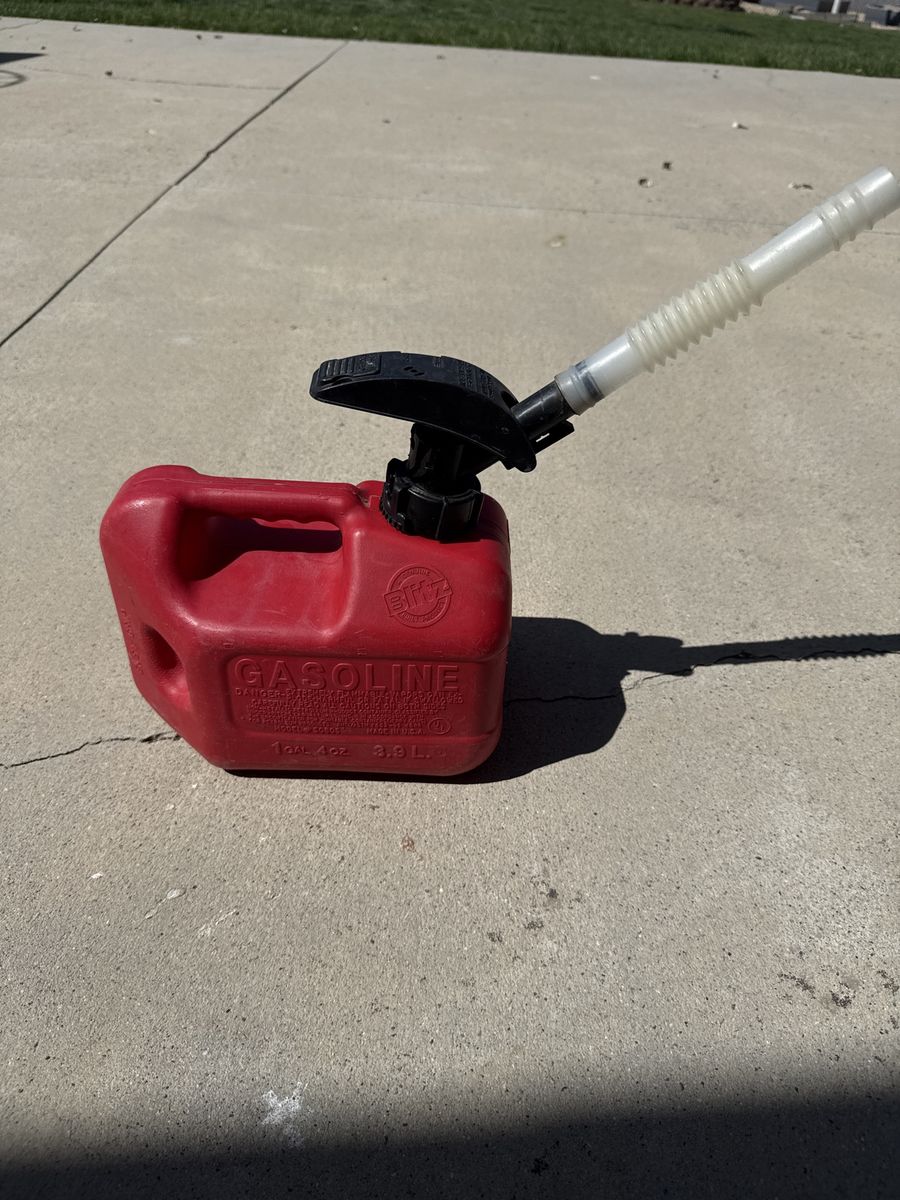 1-GALLON GAS CAN – SELF-VENTING!