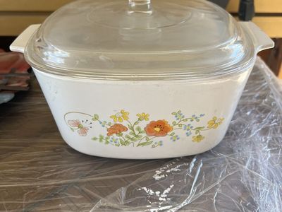 Set of two Vintage Corning Ware Country Cornflower / Wildflower Casserole Dishes with Lids
