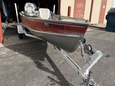 Lund Boat with Trailer and Yamaha 25HP Outboard Motor