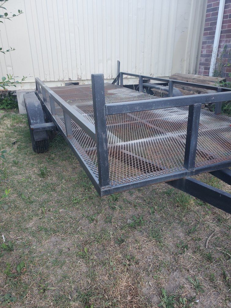 Utility Trailer, Dual Axle with Expanded Metal Floor and Spare Tire