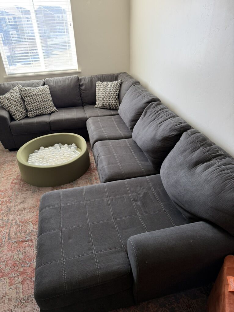 Large grey Fabric Sectional With Chaise