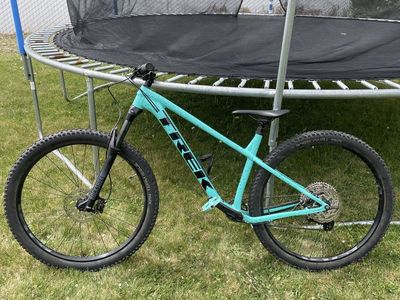 2022 Trek Roscoe 7
