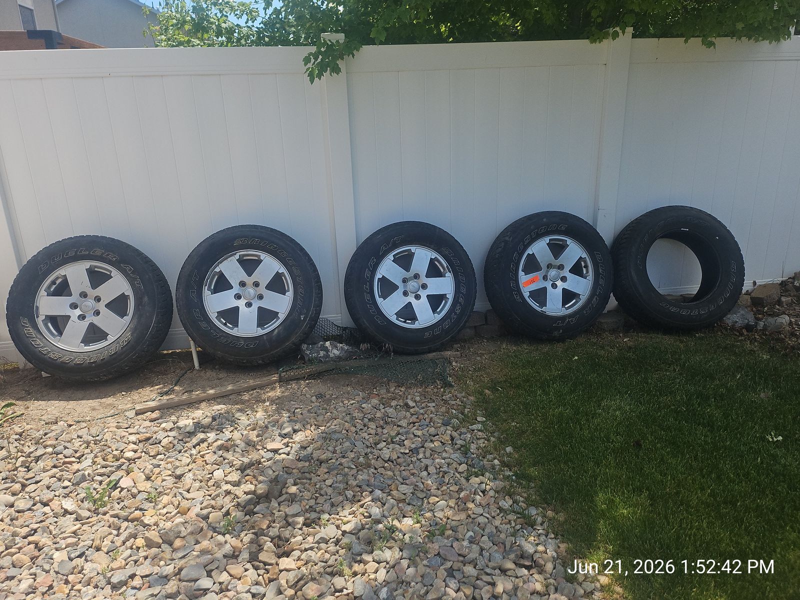 5 ea Jeep wheels & tires 255/70R18  112S  M&S