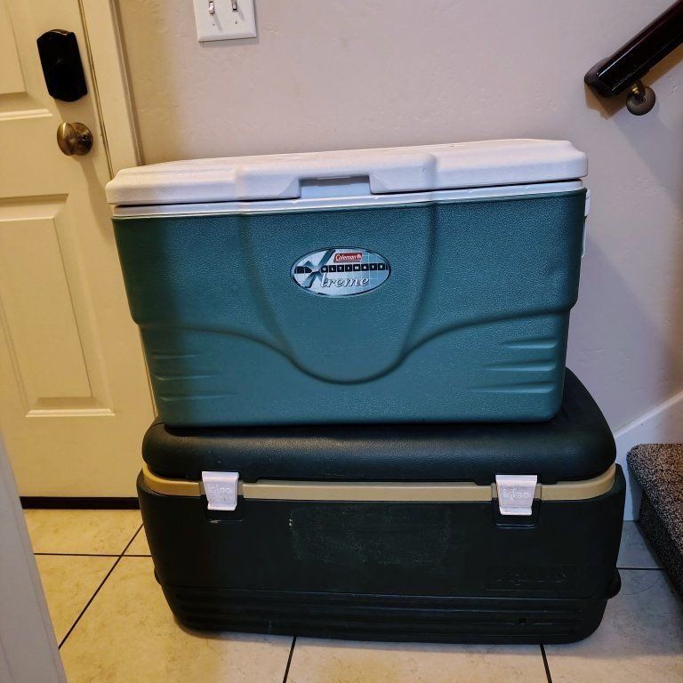Coleman & Igloo MaxCold Cooler - Cash