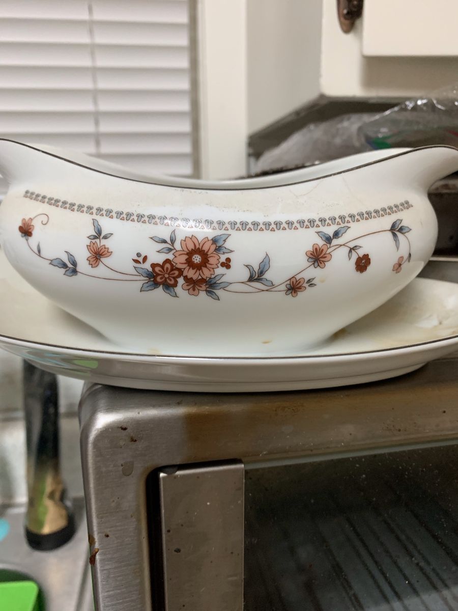 Gravy bowl