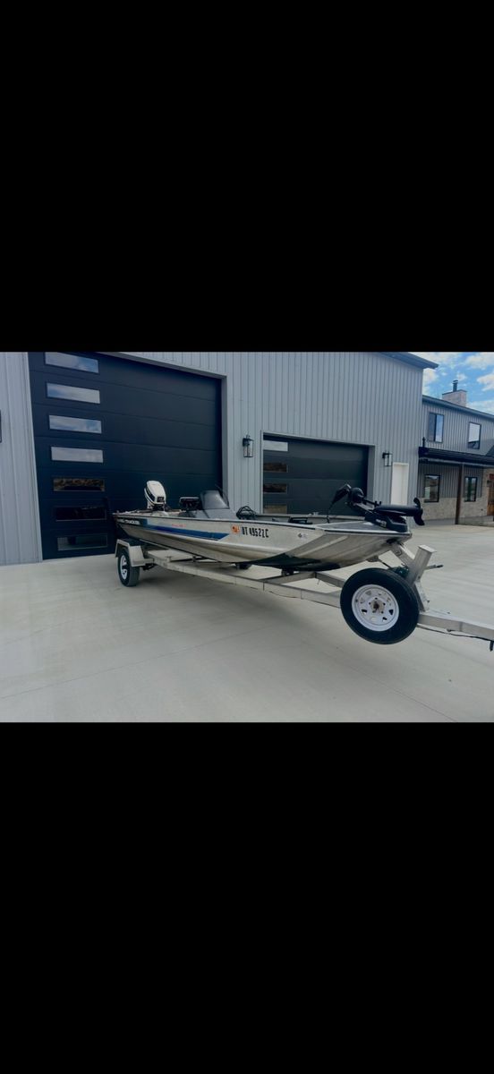 1993 Bass Tracker Pro 17 