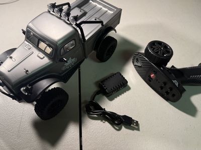 Mini crawler RC Truck With Extras