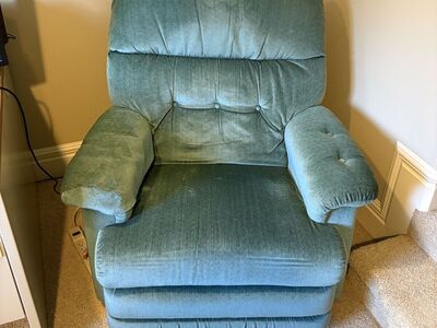 La-Z-boy teal rocker recliner $80 cash/venmo in Draper