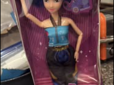 Brand New Zoey Barbie Doll (KPop Demon Hunters), Kpop demon hunter poster