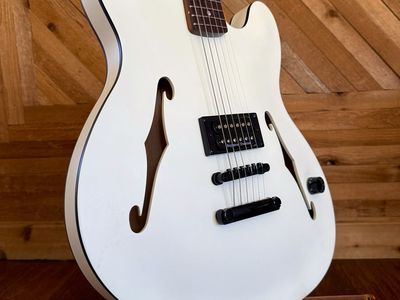 Fender Starcaster - Oylmpic White
