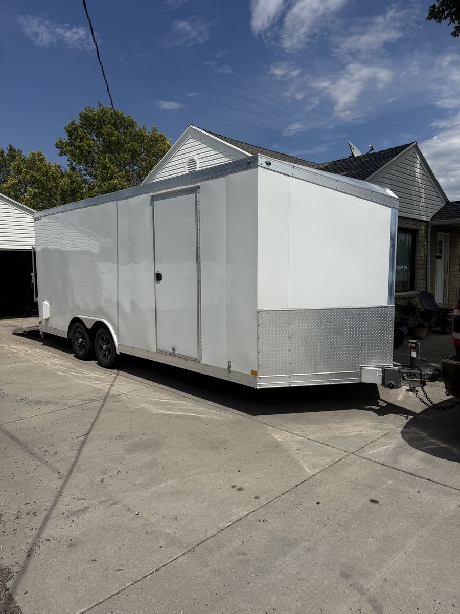 2020 Wells Cargo 20’ enclosed aluminum trailer