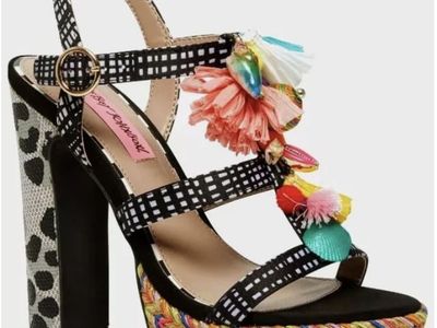 New. Betsey Johnson Black White Gingham Tassel Platform Heels Size 8.5