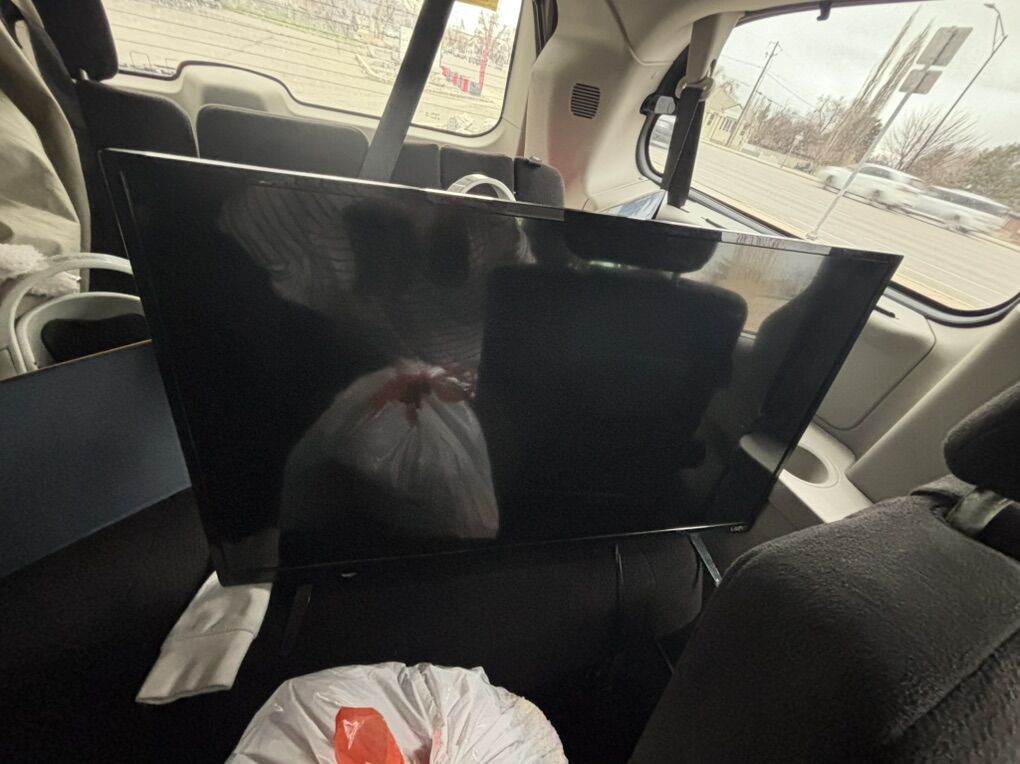 32 Inch Vizio Tv With Roku Attatchment