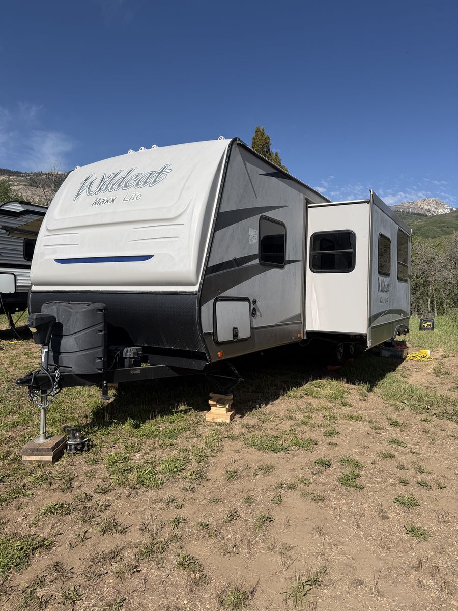 2018 Forest River Wildcat Maxx Lite WCT265BHX-OR Travel Trailer - Bunk Beds