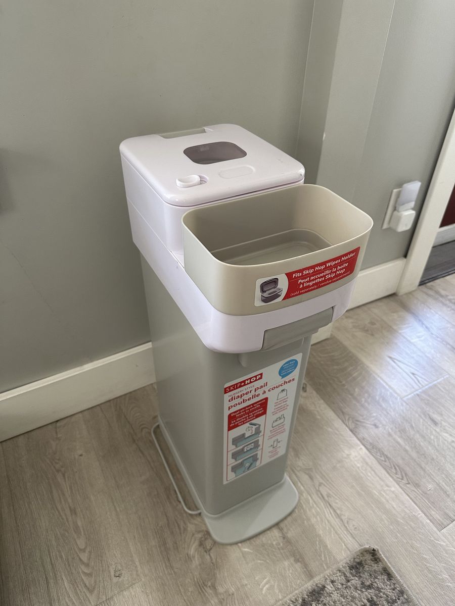 Skip Hop Nursery Style Diaper Pail - Odor-Free Disposal & Removable Storage Bin