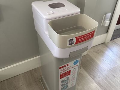 Skip Hop Nursery Style Diaper Pail - Odor-Free Disposal & Removable Storage Bin
