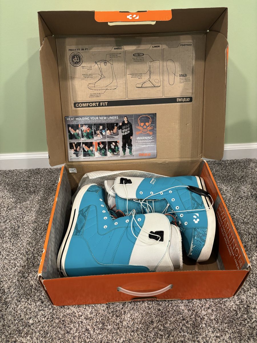 Women’s snowboard boots, used once. Size 8.5