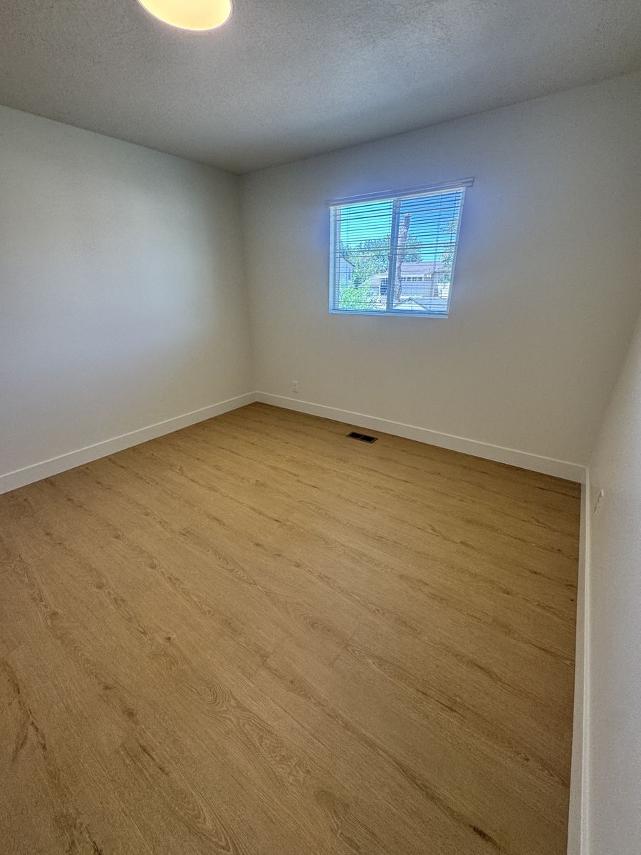 Main image 17