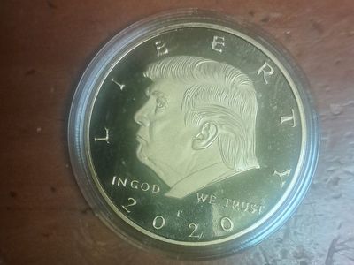 Donald Trump 45th President "In God We Trust" Commemorative Gold-Plated Coin