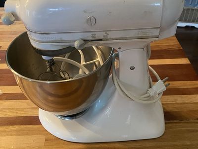 KitchenAid Artisan Stand Mixer White with Stainless Steel Bowl and Attachments