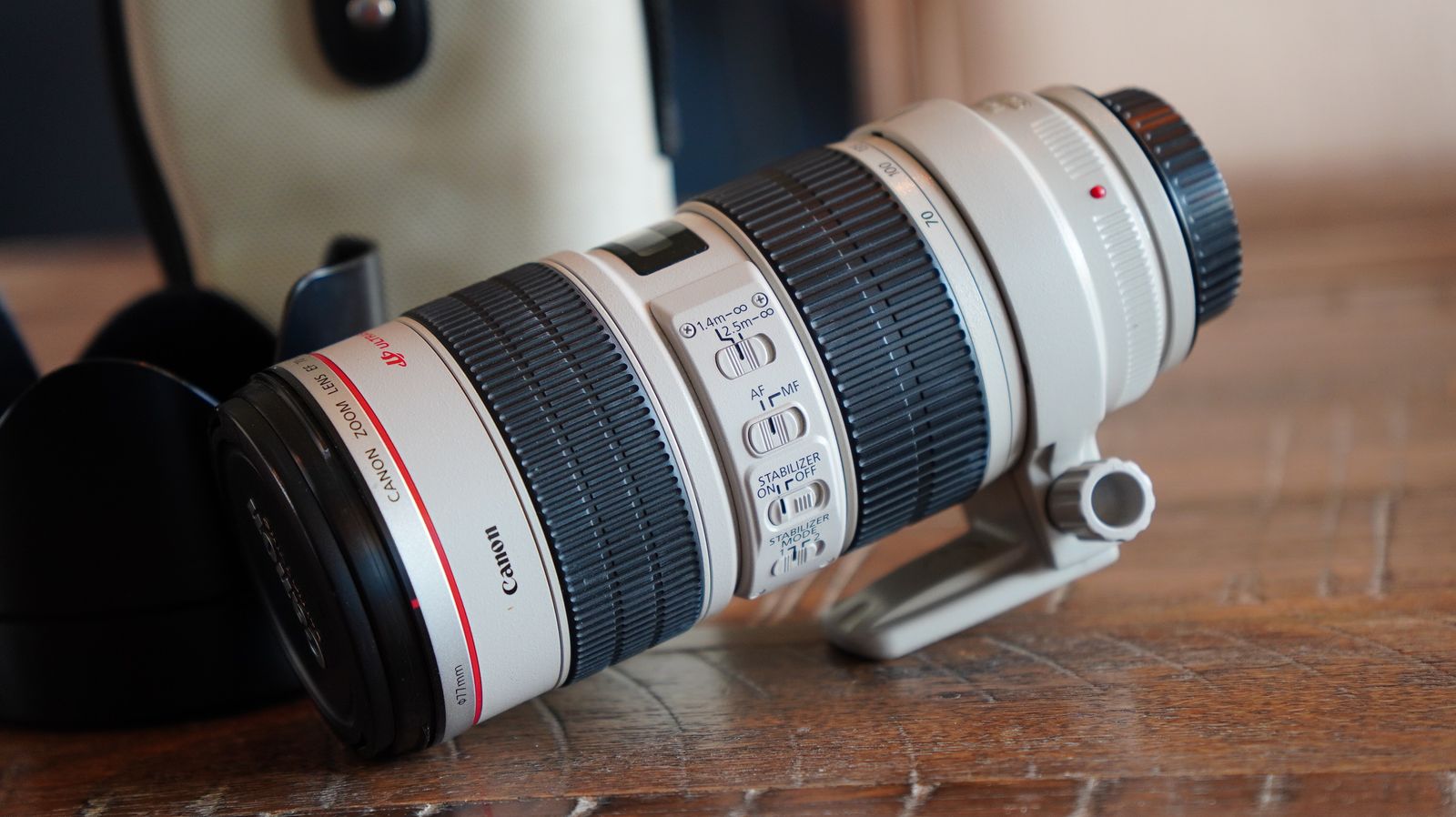 Canon EF 70-200mm f/2.8L IS USM Telephoto Zoom Lens