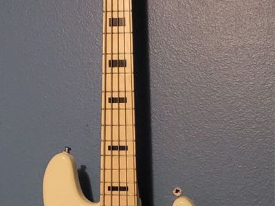 FLOW Jazz Bass