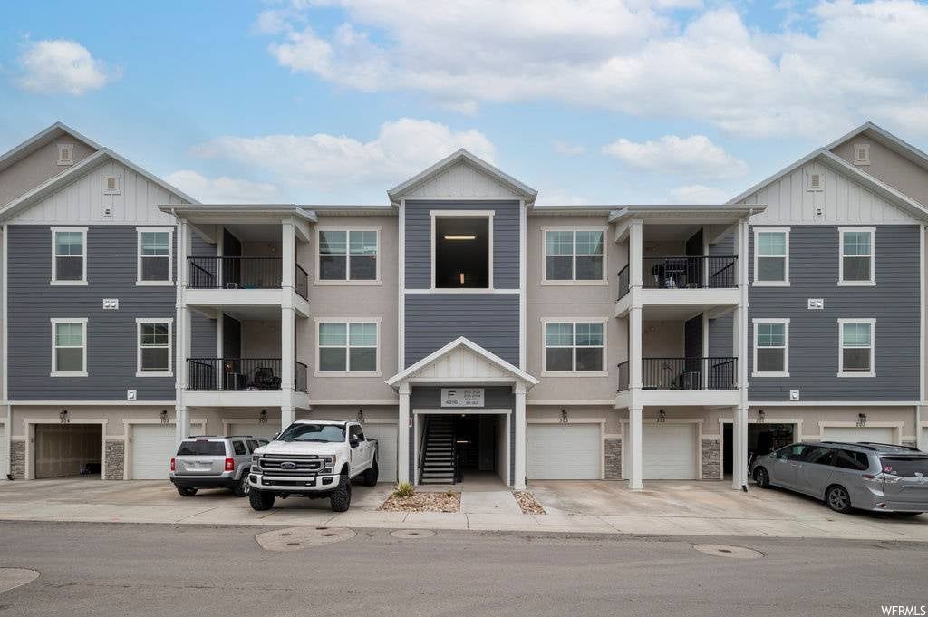 3 beds 2 baths apartment in Herriman