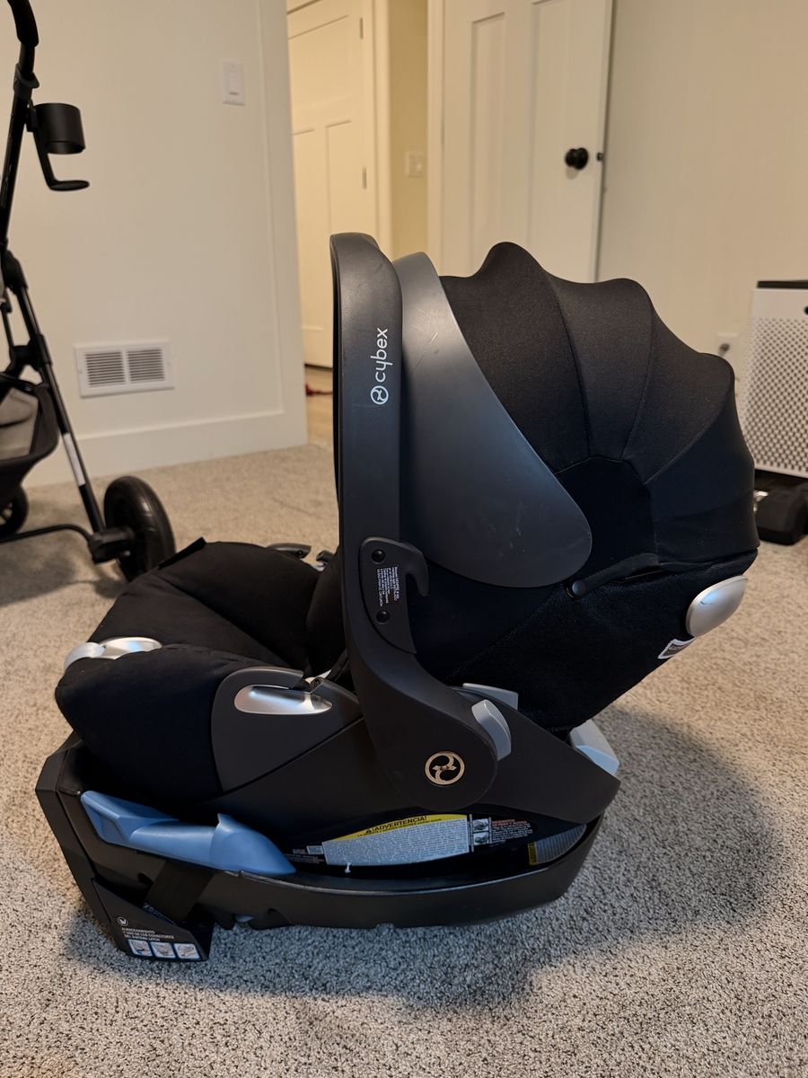 Cybex cloud Q platinum infant car seat and base 