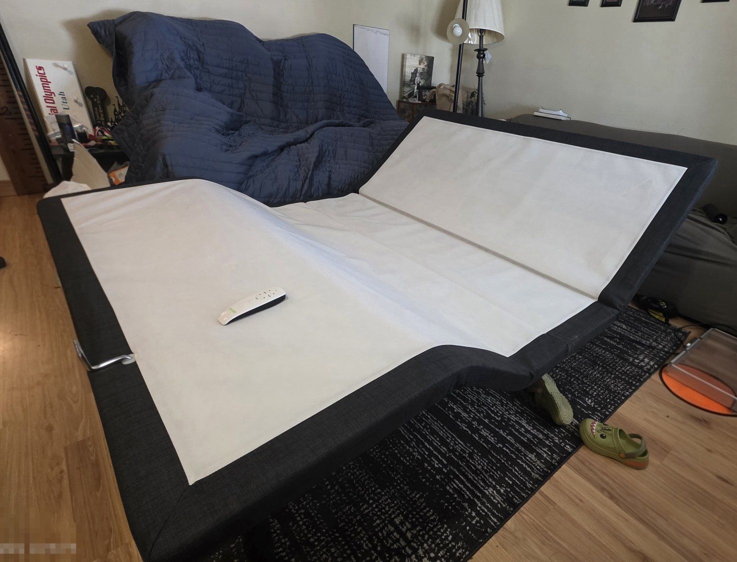 Cariloha Classic Comfort Adjustable Bed Base - Queen Size with Remote