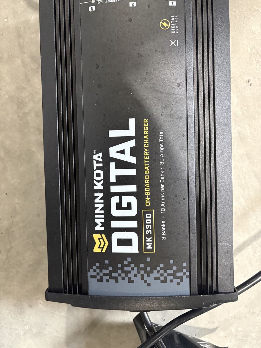 Minn Kota MK 330D digital on board marine battery charger