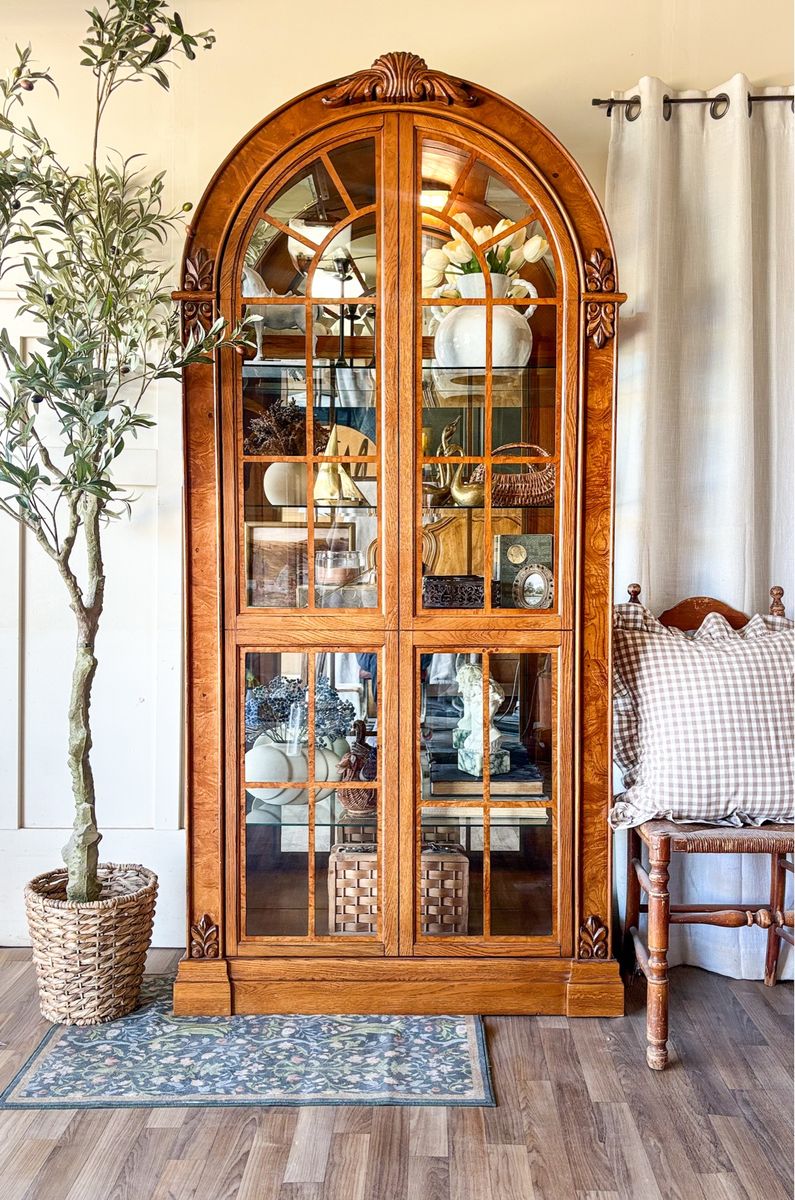 *FREE DELIVERY* Vintage Oak & Burl Arched Curio Cabinet