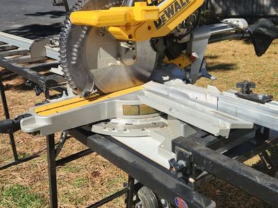 Dewalt compound miter saw