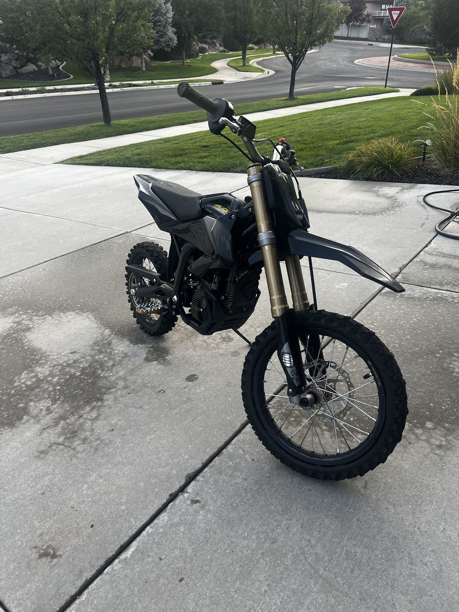 2025 Surron Hyper Bee