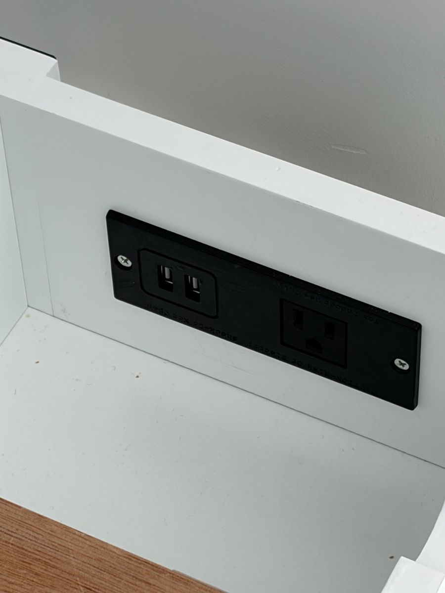 Main image 7