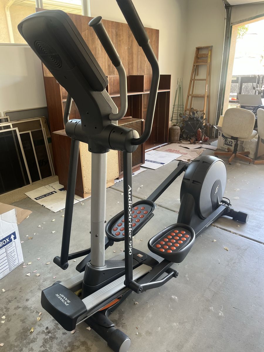 NordicTrack AudioStrider 990 PRO Elliptical - Excellent Condition, Smooth Full-Body Workout