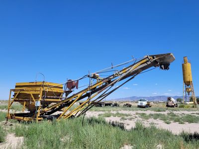 Portable Aggregate Hopper / Stacking Conveyor