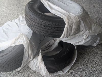 Set of 4 brand new tires 245/70R18 110H Yokohama