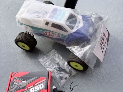 Losi Mini-T 2.0 Brushless - NEW battery & body!