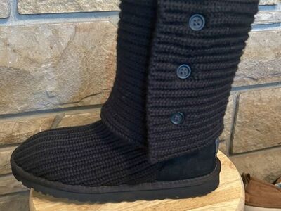 Women's Ugg Boots / Ladies 9 / Black