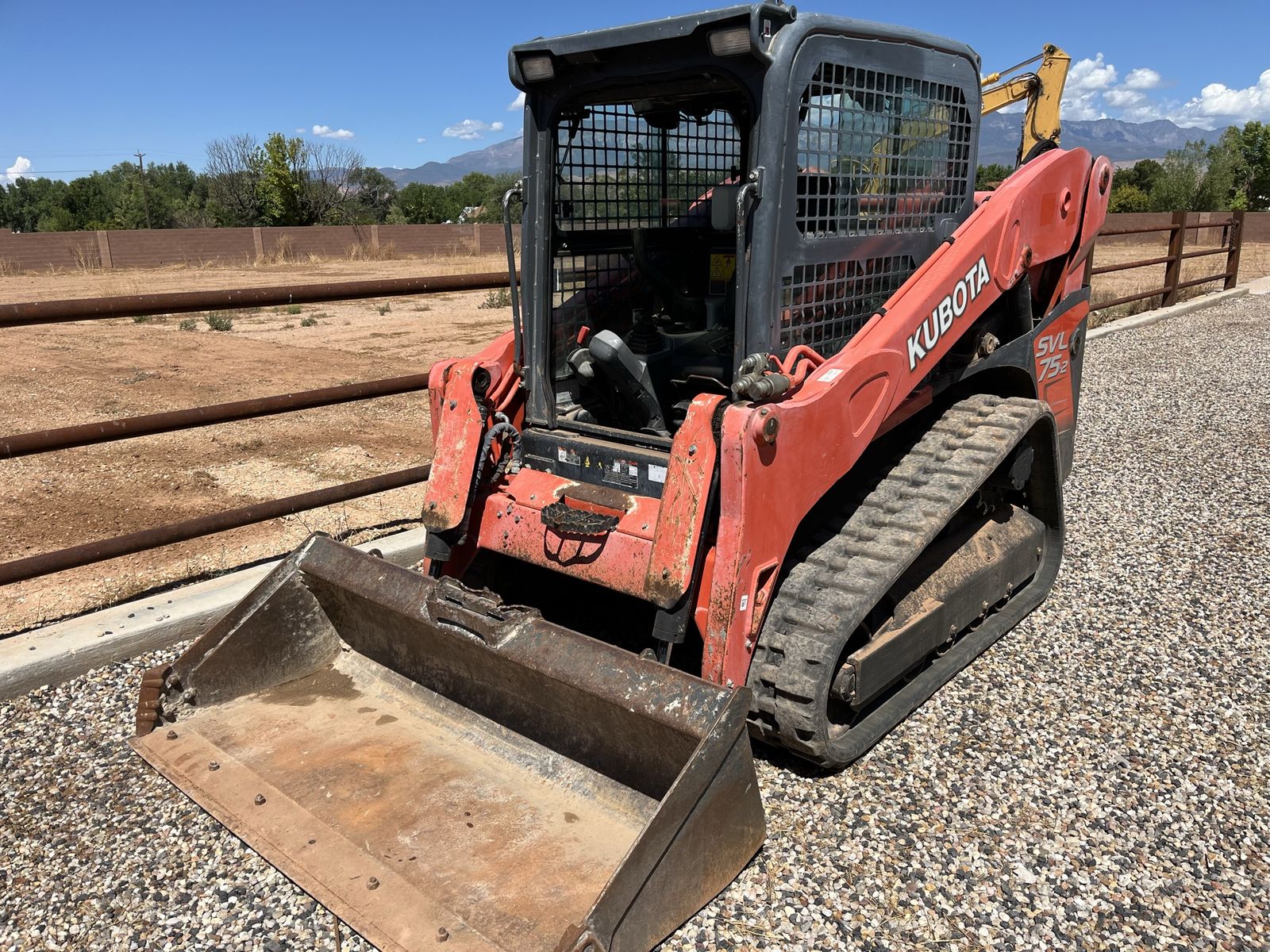 Kubota SVL-75 Runs Great