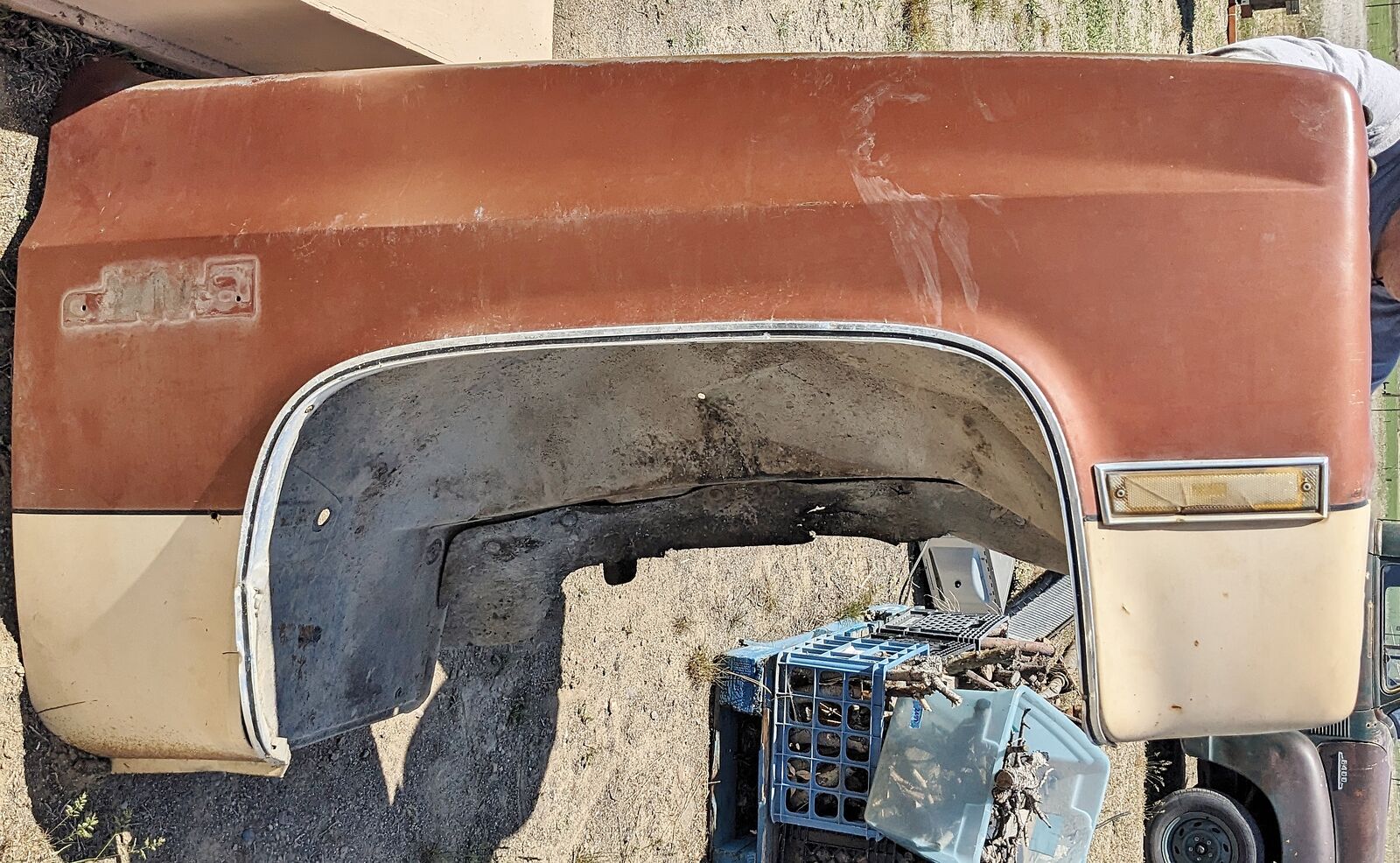 1983 GMC SIERRA 1500 TRUCK RIGHT FRONT FENDER