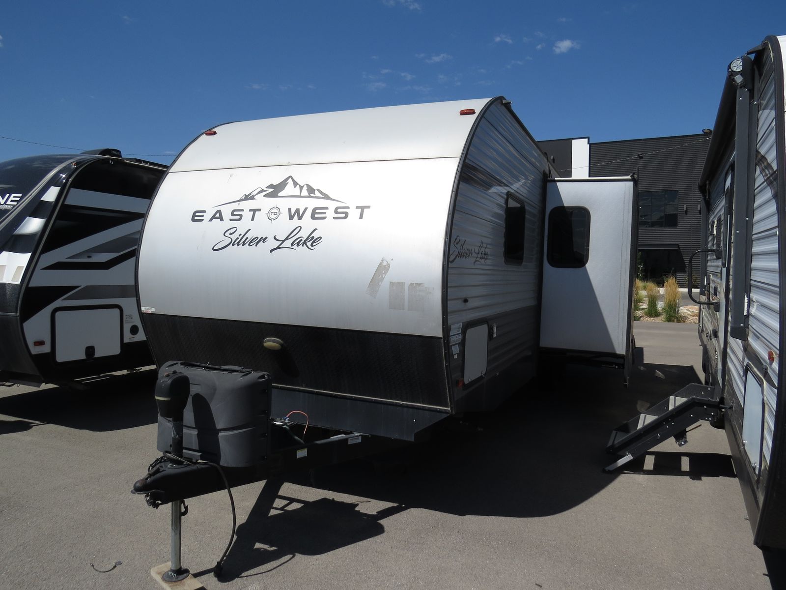 2021 Forest River, East to west 27K2D