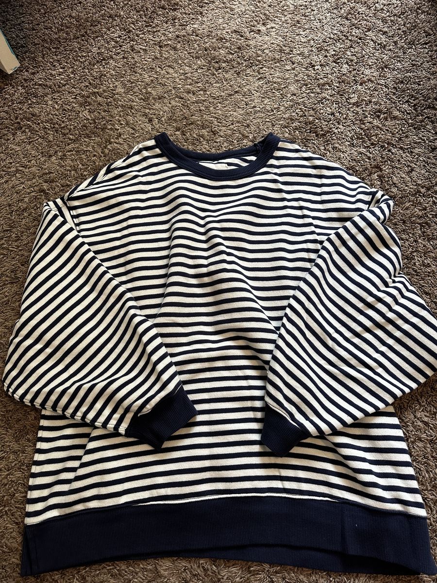 Aerie Women's Blue & White Striped Long Sleeve Sweatshirt
