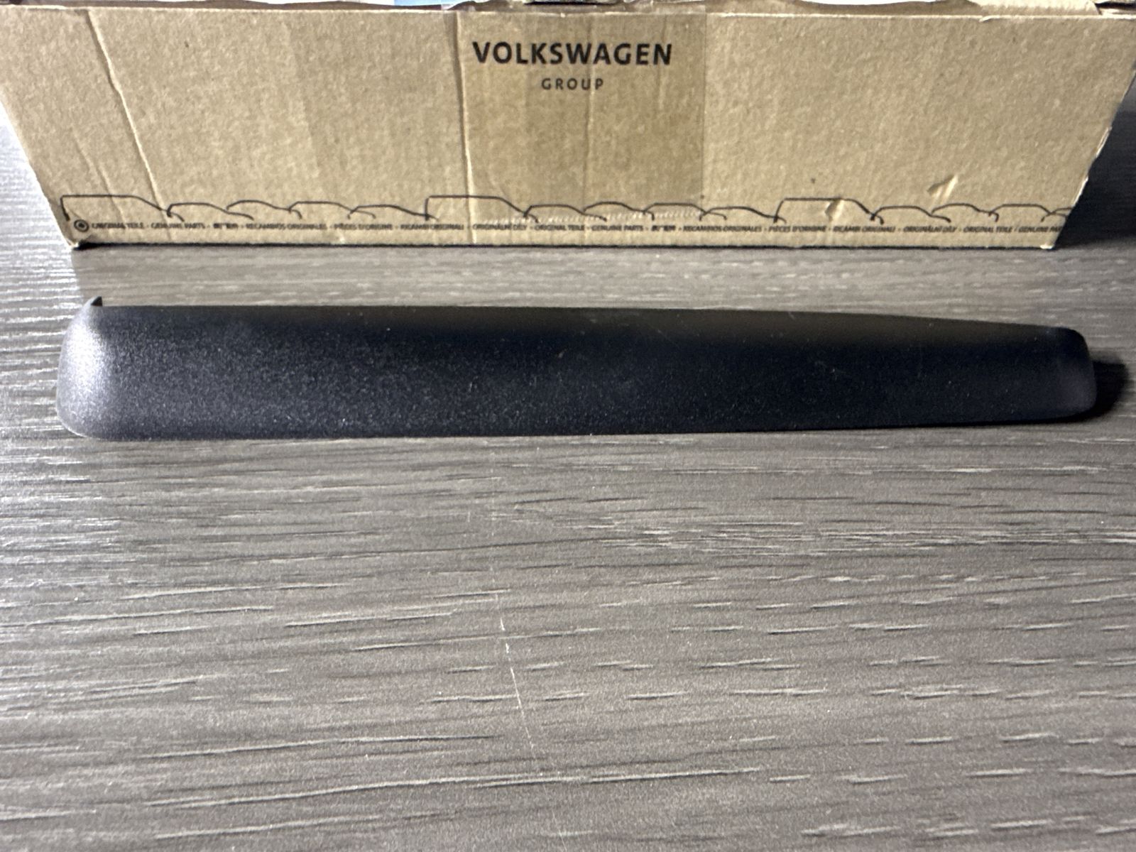 OEM VOLKSWAGEN Tail light TrimGTI 2009-2013