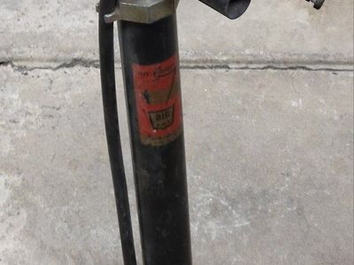 Vintage Big Boy No. 7 Manual Air Pump Bicycle Tire Floor Pump